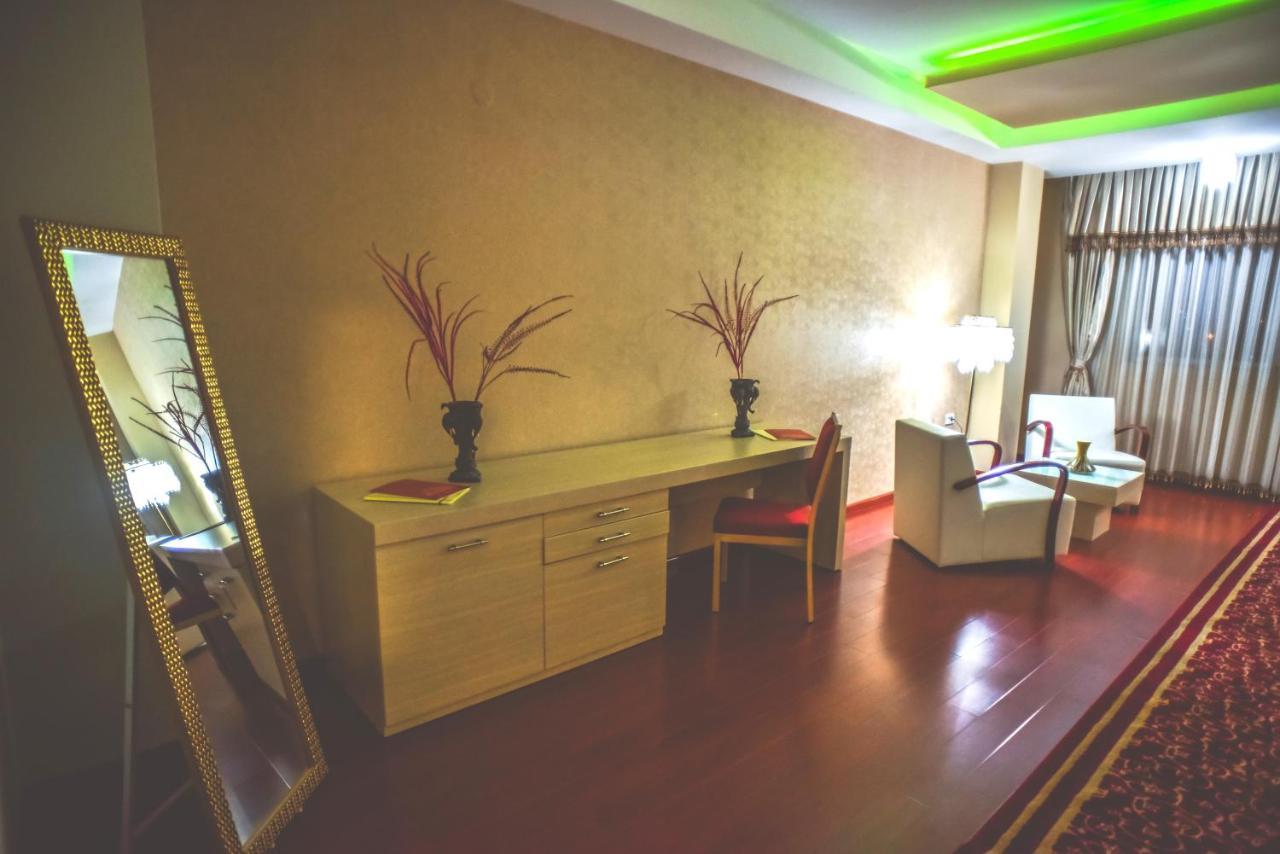 Hotel New Star Skopje Extérieur photo